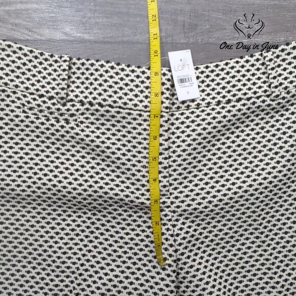 Loft Textured Flat Front Shorts Size 6 - Picture 4 of 7